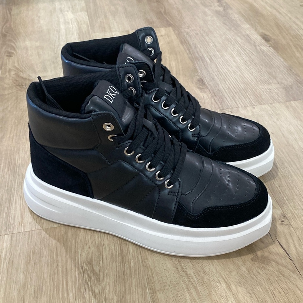 NEW Women’s DKQ High Top Sneakers
